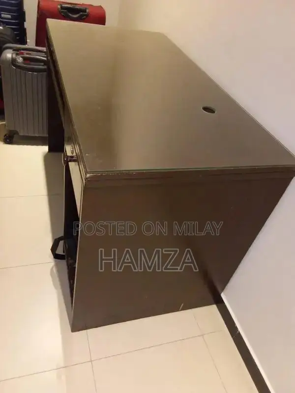 Modern Office Furniture Set - Desk and Ergonomic Chair