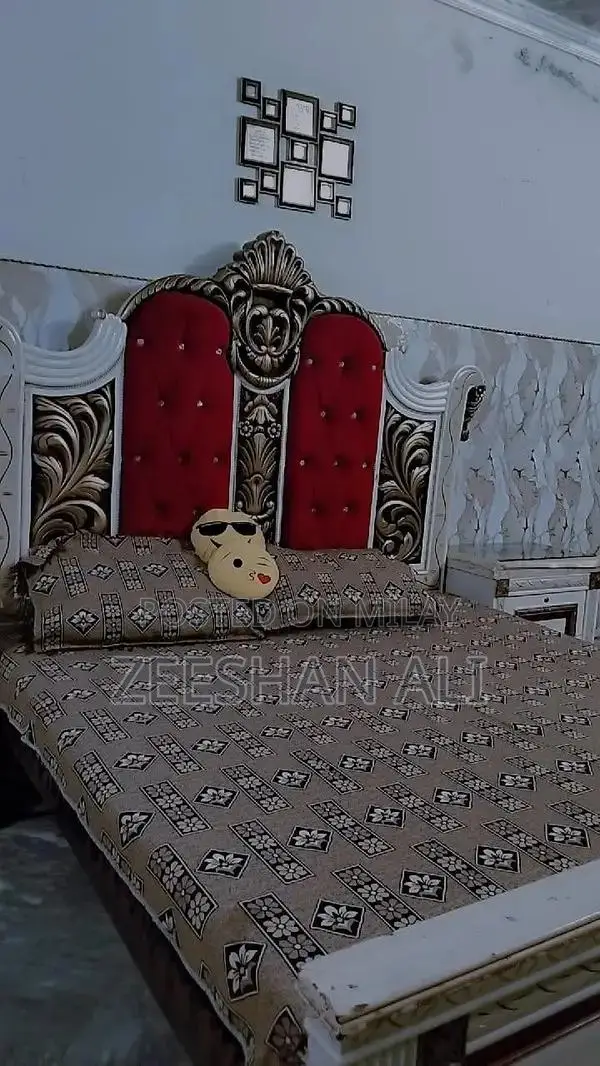 Bed dressing 2 seater sofa are sale