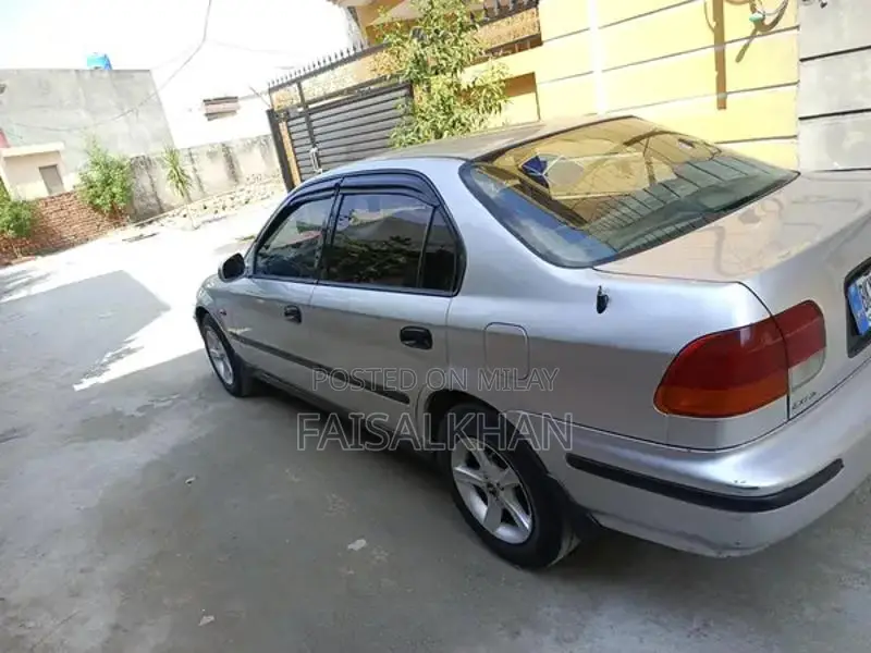 Honda Civic Sedan - Reliable Family Vehicle