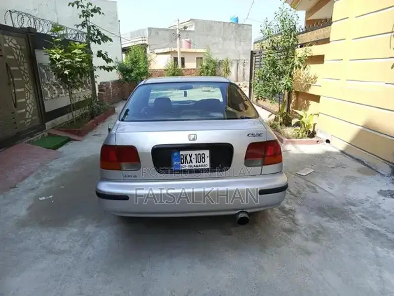 Honda Civic Sedan - Reliable Family Vehicle