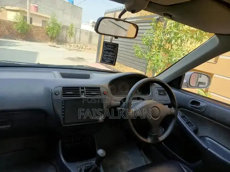 Honda Civic Sedan - Reliable Family Vehicle