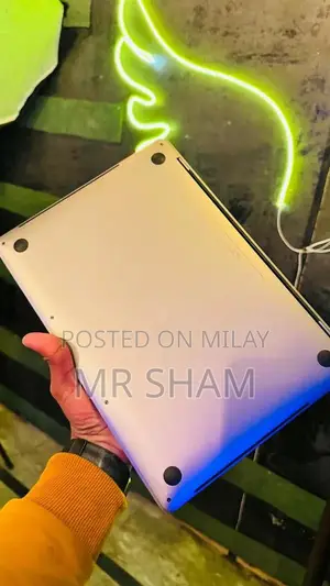 Apple MacBook Pro 2017 Touchbar Laptop