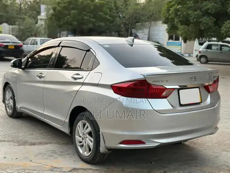 Honda Grace EX Hybrid Sedan - Top Variant Imported