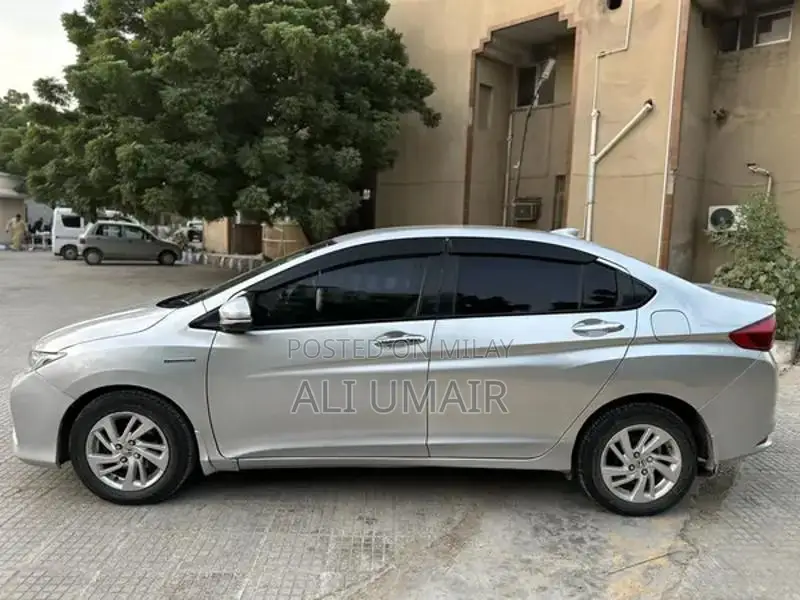 Honda Grace EX Hybrid Sedan - Top Variant Imported