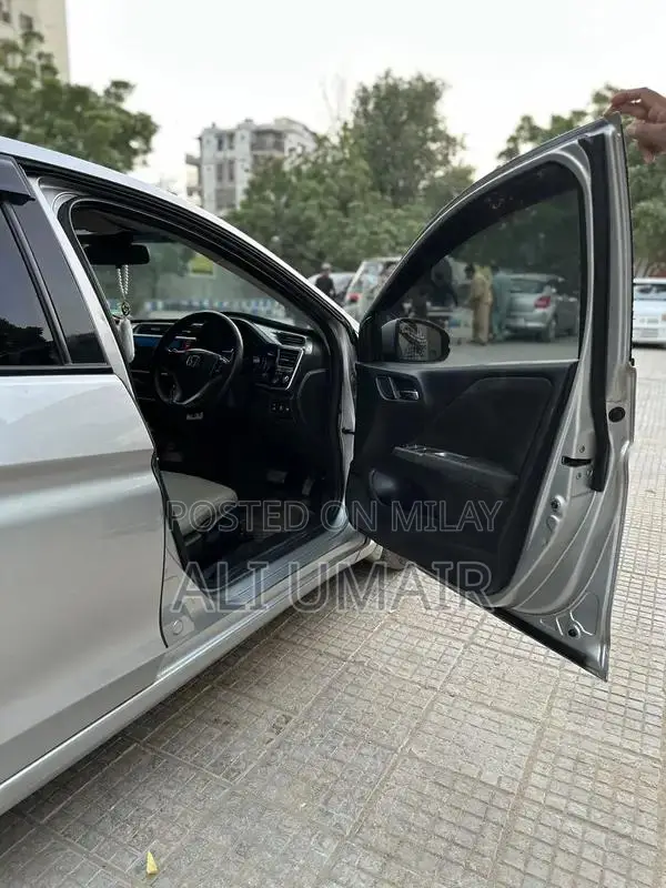 Honda Grace EX Hybrid Sedan - Top Variant Imported