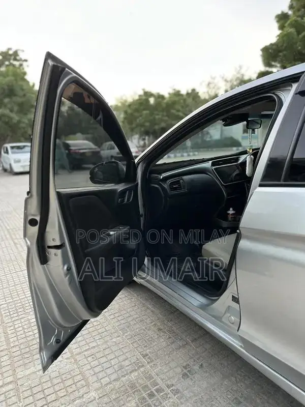 Honda Grace EX Hybrid Sedan - Top Variant Imported