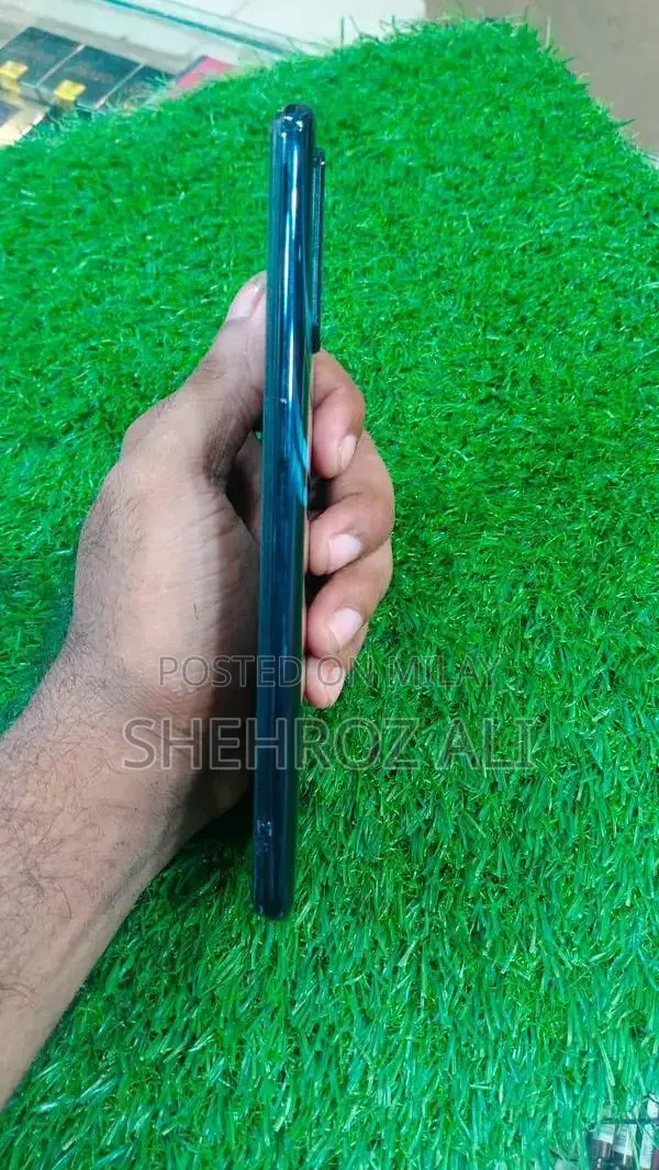 Oppo F15 Smartphone 8GB RAM 256GB Storage High-Performance Device