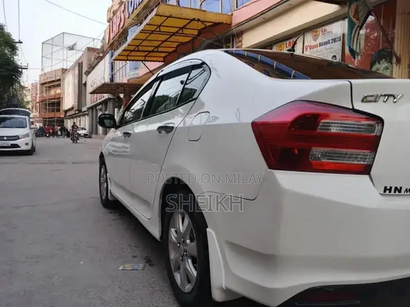 Honda City 2016 Sedan - Excellent Condition