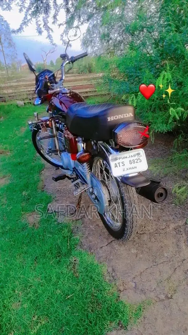 Honda CG 125 Motorcycle - 2024 Model Compact Commuter Bike