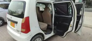 Suzuki Wagon R Compact Hatchback with Central Locking