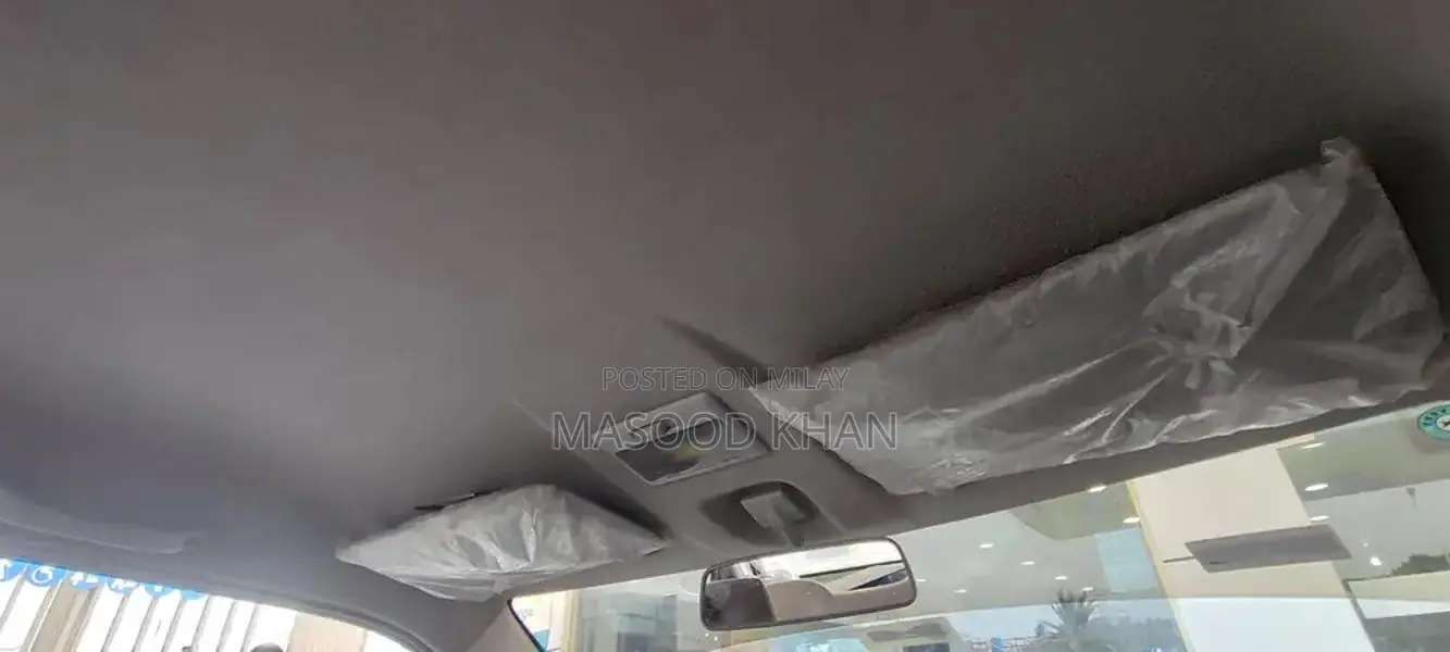 Suzuki Wagon R Compact Hatchback with Central Locking