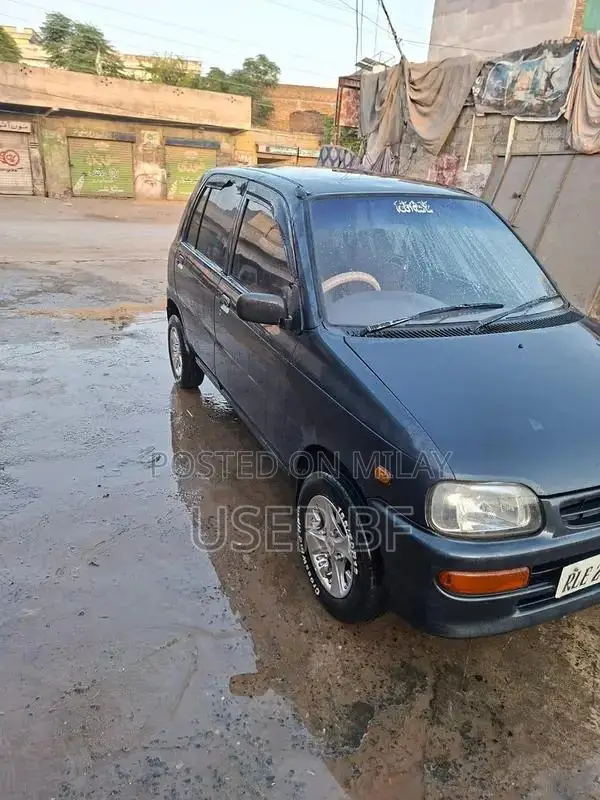 2005 Coure Antique Classic Compact Car with Alloy Wheels