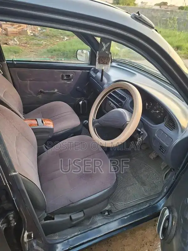 2005 Coure Antique Classic Compact Car with Alloy Wheels