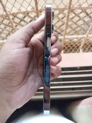 Premium iPhone 13 Pro - Excellent Condition, Low Usage