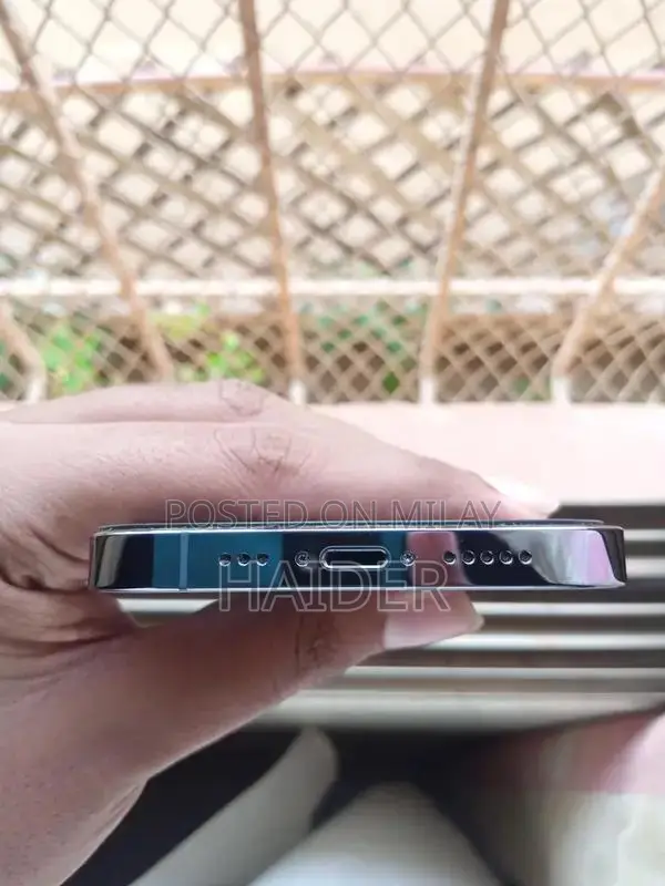 Premium iPhone 13 Pro - Excellent Condition, Low Usage