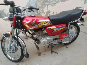 Photo - Honda 125cc Motorcycle Low Mileage Near Mint Condition