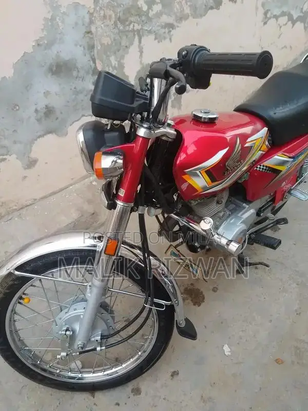Honda 125cc Motorcycle Low Mileage Near Mint Condition