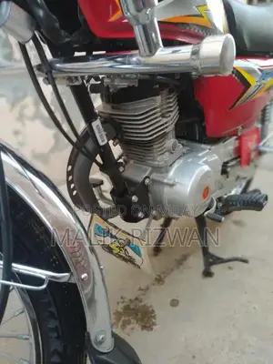 Honda 125cc Motorcycle Low Mileage Near Mint Condition