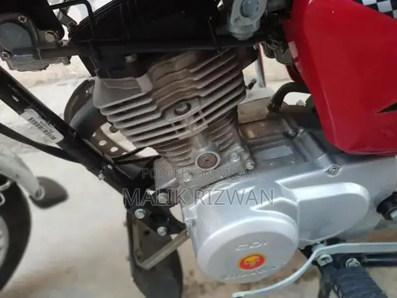 Honda 125cc Motorcycle Low Mileage Near Mint Condition