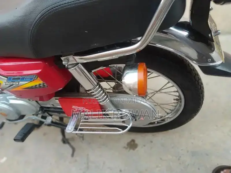 Honda 125cc Motorcycle Low Mileage Near Mint Condition