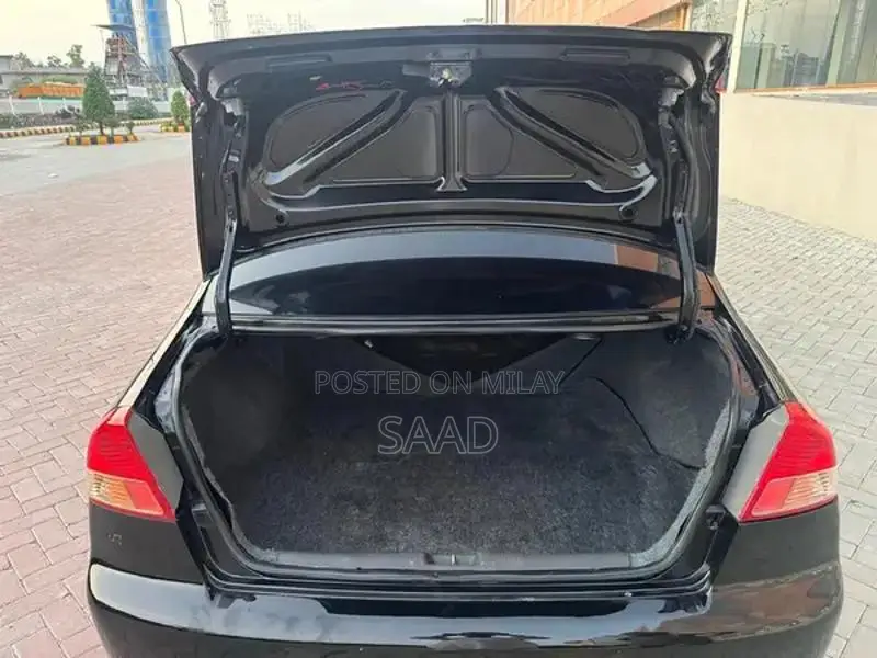 2005 Honda Civic Sedan - Low Mileage Well-Maintained Vehicle