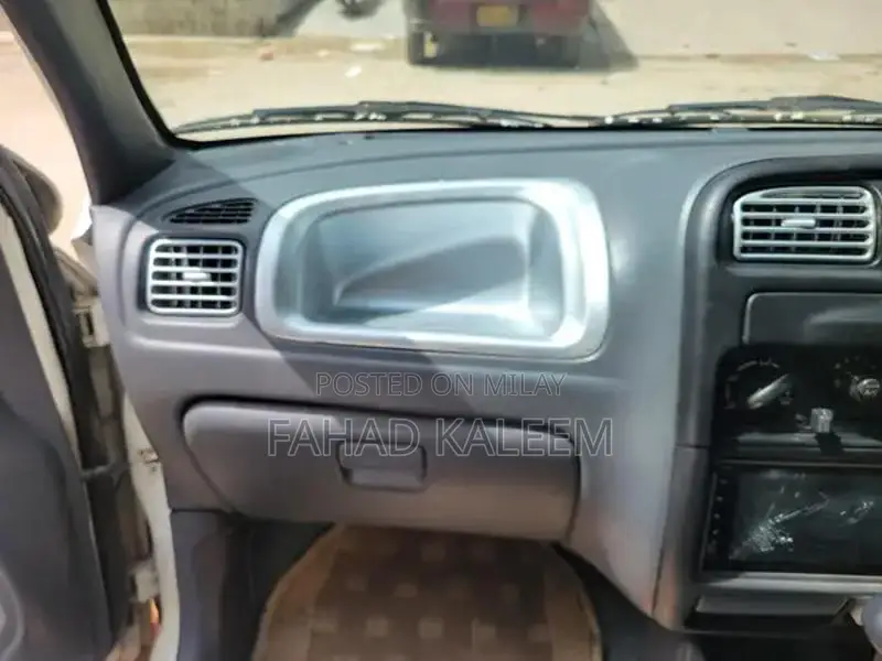 Alto 660 Compact Hatchback - Excellent Condition