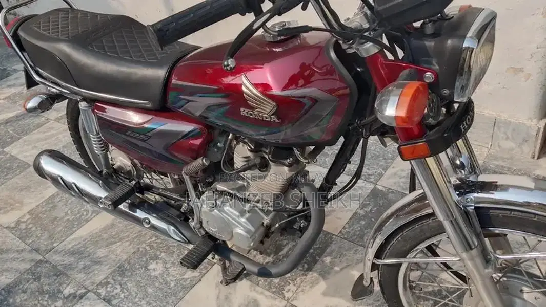 Honda CG 125 Motorcycle 2023 Model Islamabad Registration