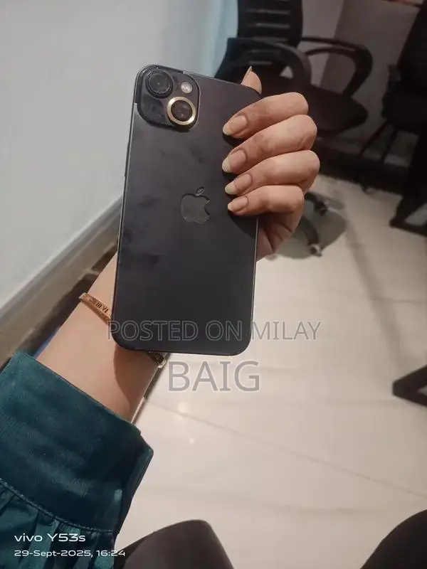 Apple iPhone 13 128GB Smartphone - Excellent Condition