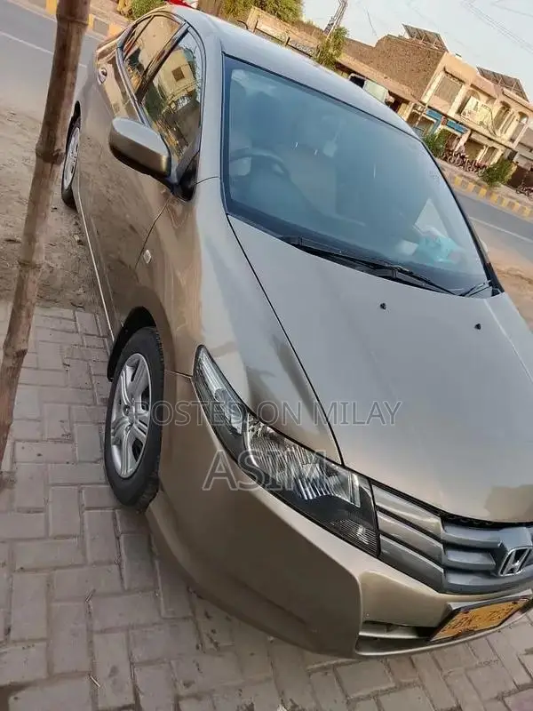 Honda City 2014 Sedan - Pristine Condition Low Mileage