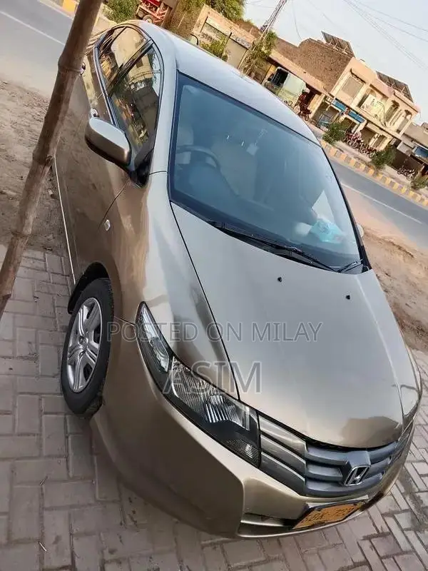 Honda City 2014 Sedan - Pristine Condition Low Mileage