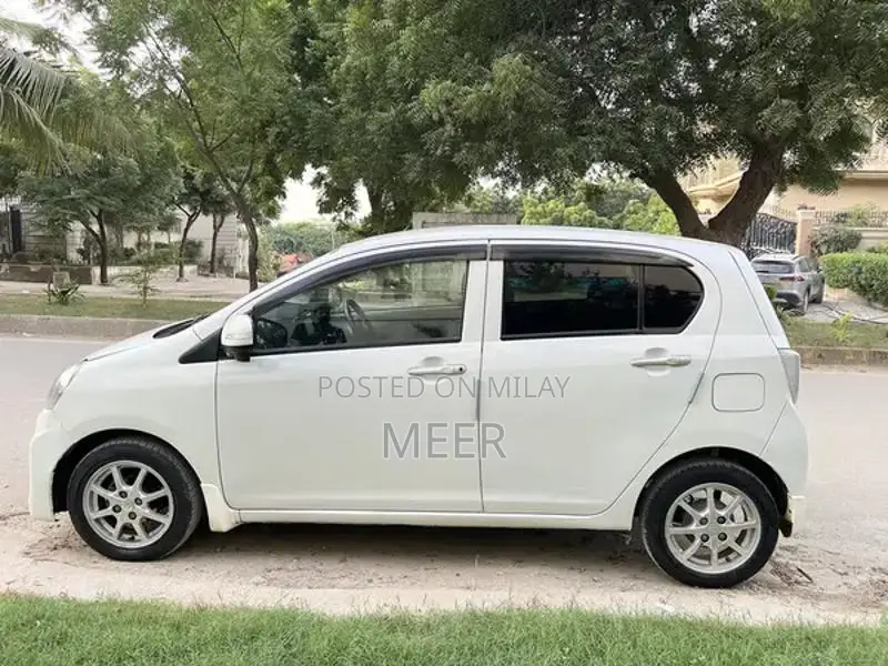 Daihatsu Mira G Full Option Compact Sedan