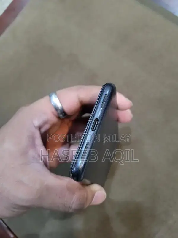 Google Pixel 5 Smartphone - 8GB RAM 128GB Storage