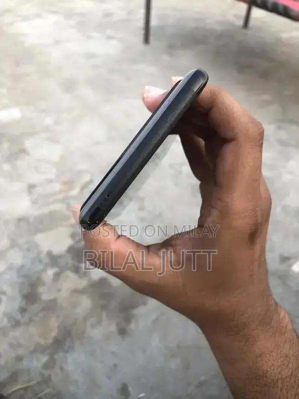 High-End Smartphone with Dual SIM Capability