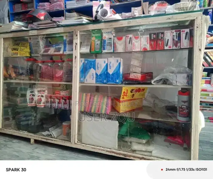 Single Shelf Metal Furniture with Mirrored Surface