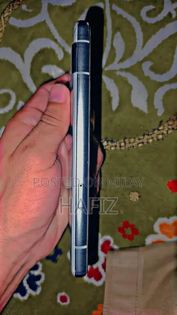 Google Pixel 7A Mid-Range Smartphone with Advanced Camera