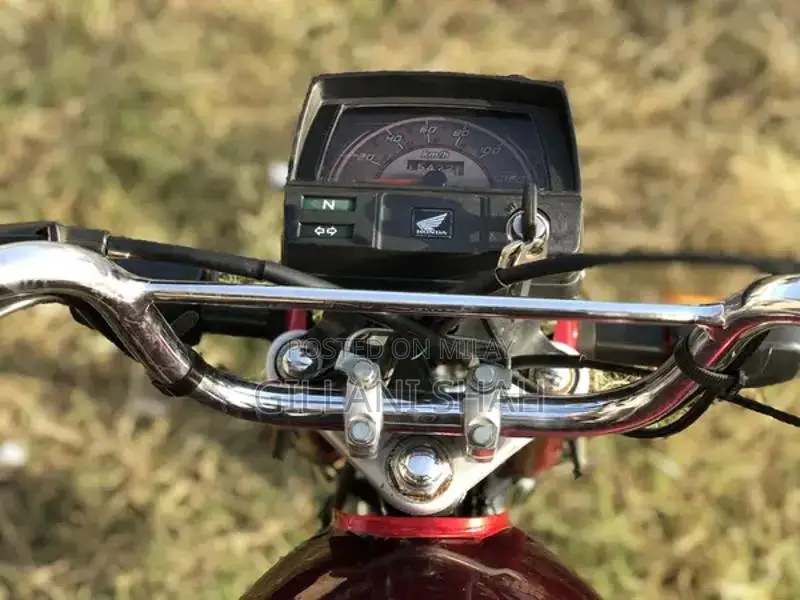 Honda CD-70 Motorcycle 2022 Red Edition