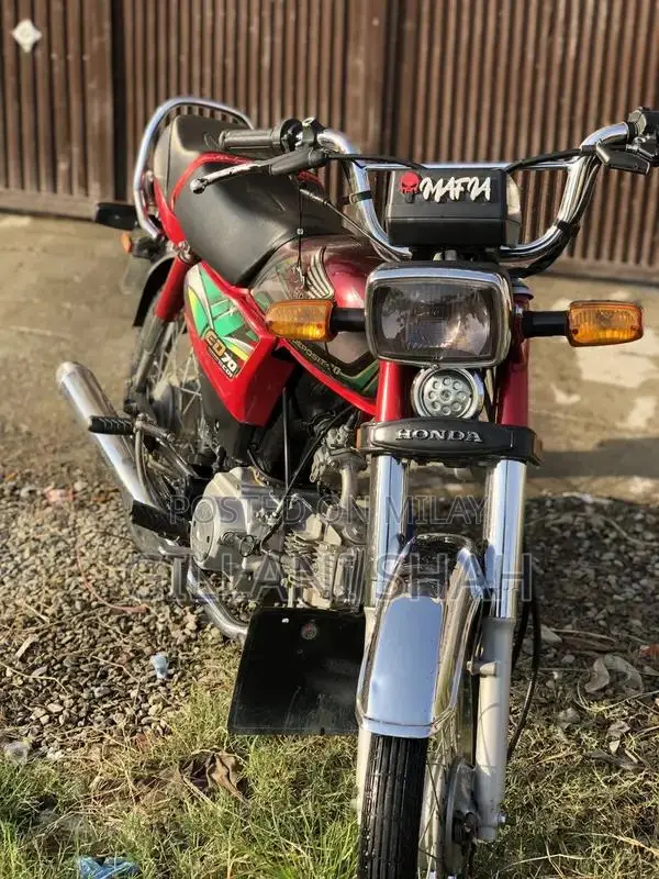 Honda CD-70 Motorcycle 2022 Red Edition