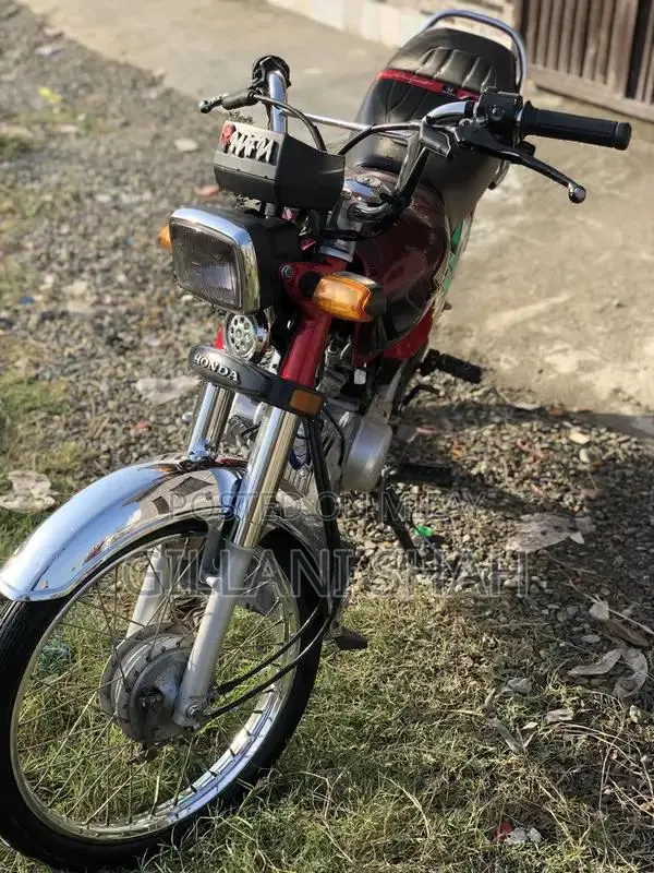 Honda CD-70 Motorcycle 2022 Red Edition