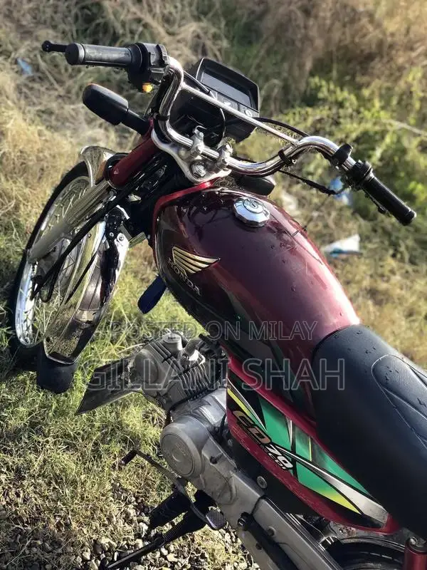 Honda CD-70 Motorcycle 2022 Red Edition