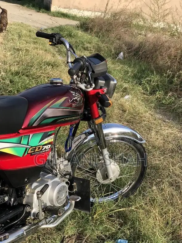 Honda CD-70 Motorcycle 2022 Red Edition