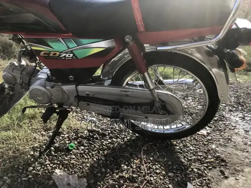 Honda CD-70 Motorcycle 2022 Red Edition