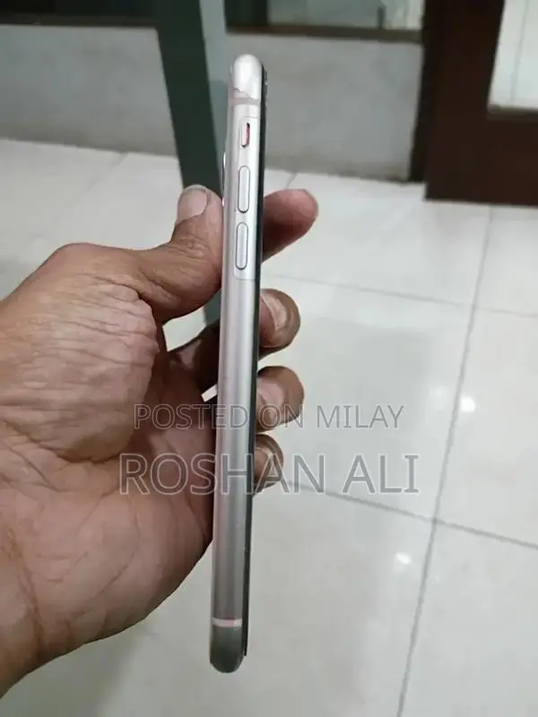 Apple iPhone 11 Unlocked Smartphone White 128GB