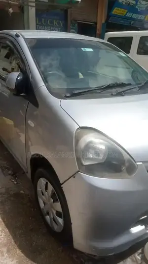 Daihatsu Mira Compact Hatchback Sedan