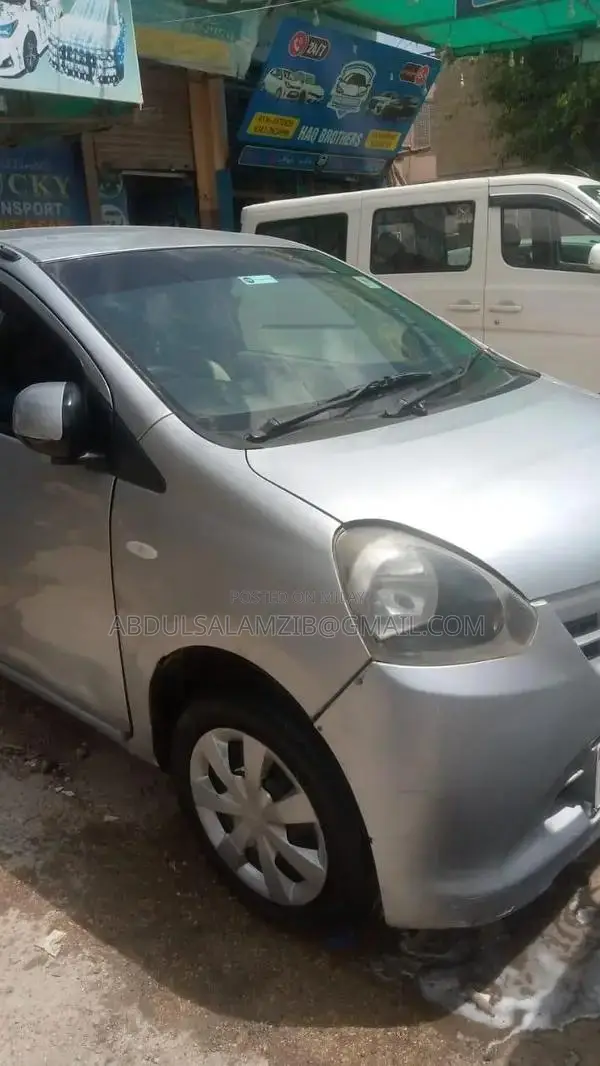Daihatsu Mira Compact Hatchback Sedan