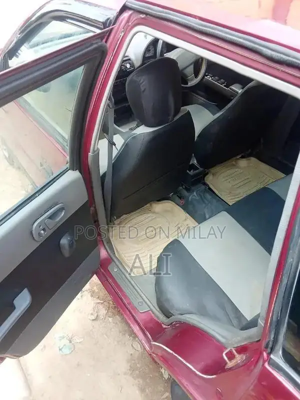 Cultus VXR Compact Hatchback with Power Windows