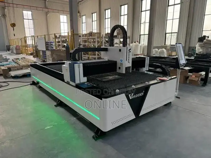 3000W CNC Fiber Laser Metal Cutting Machine Industrial Grade