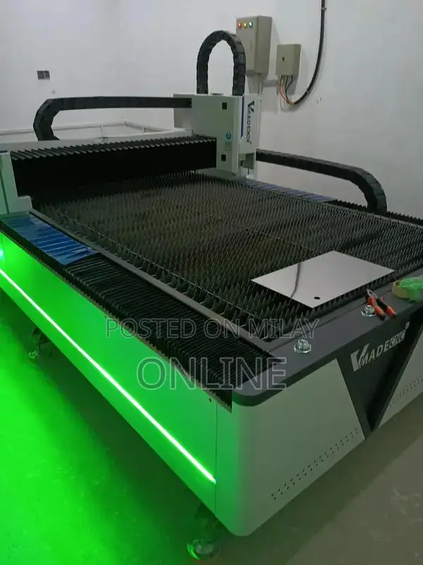 3000W CNC Fiber Laser Metal Cutting Machine Industrial Grade