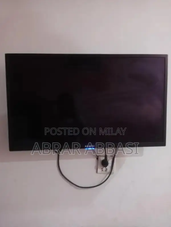 Eco Star 32-Inch LCD TV in Good Condition