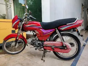 Honda CD70 Dream Motorcycle - Classic Single Cylinder Commuter Bike