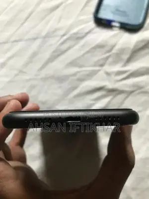 Apple Smartphone 64GB Black Edition - Nearly Pristine Condition